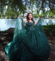 How do I choose my quinceanera dress?